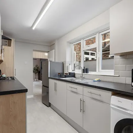 Σπίτι διακοπών 29 Carleton Street Newly Refurbished 2-bed Terraced In Pass The Keys *