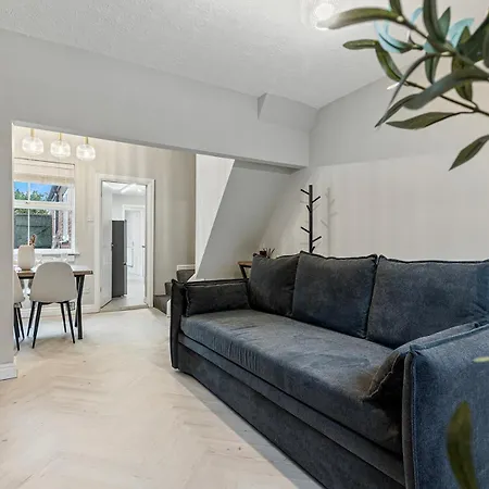 Σπίτι διακοπών 29 Carleton Street Newly Refurbished 2-bed Terraced In Pass The Keys *