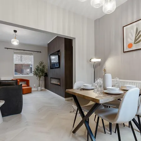29 Carleton Street Newly Refurbished 2-bed Terraced In Pass The Keys * Γιορκ