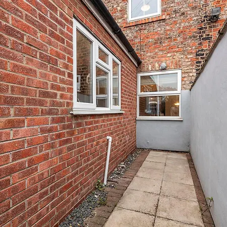 Holiday home 29 Carleton Street Newly Refurbished 2-bed Terraced In Pass The Keys York